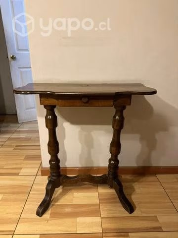 Mesa de arrimo impecable