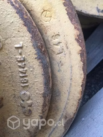Rodillo inferior Komatsu D375 impecables