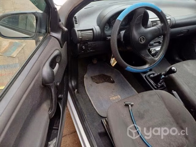 Vendo Corsa 1.6 papeles al día