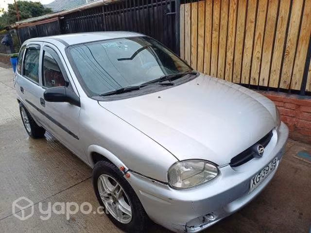 Vendo Corsa 1.6 papeles al día
