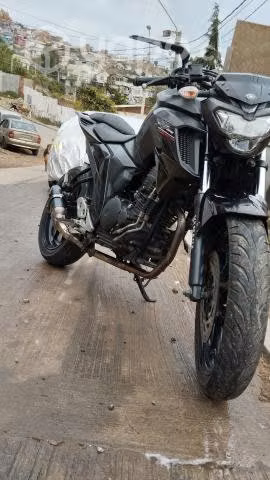 Yamaha fZ25 vendo