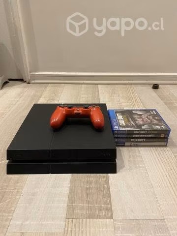 Playstation 4 con un control
