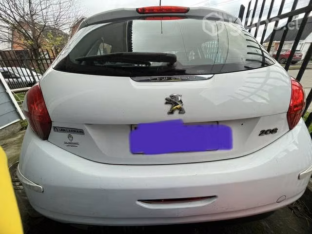 Peugeot 208 active 2013 1.2 - Imagen 5