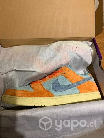 Nike SB Dunk Low Orange Emerald Rise