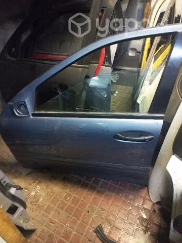 Puerta delantera izquierda Mercedes compresor c180