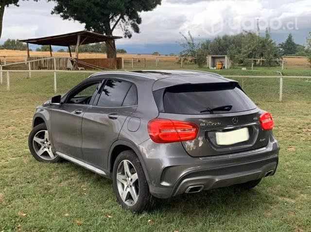 Mercedes Benz GLA 220 CDI 4 matic