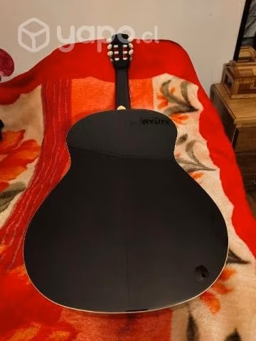 Guitarra sin uso marca bilbao