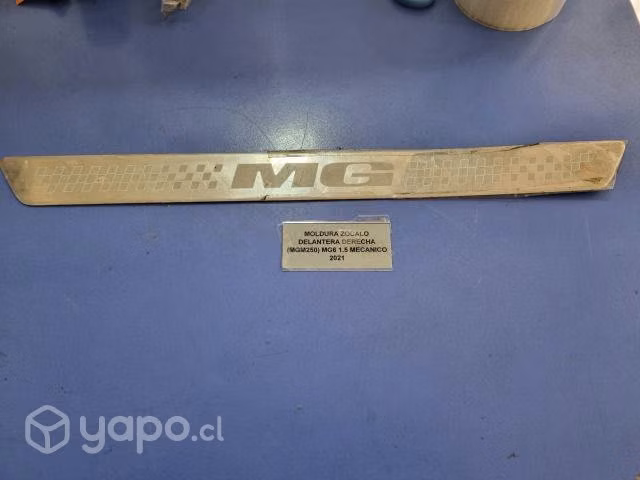 Moldura zocalo Delantera Derecha (MGM250) MG6 1.5