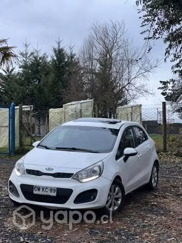 Kia rio 5 2012 full / escotilla