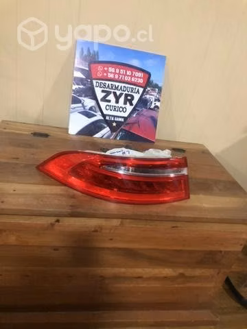 Óptico Jaguar XE 2018