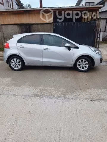 Kia Rio 5, año 2013, 1.4 full, caja 6ta