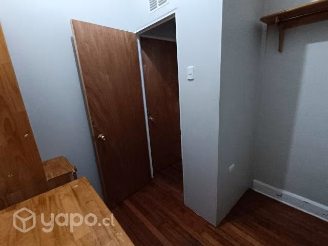 Se arrienda habitación en pleno centro Valparaíso