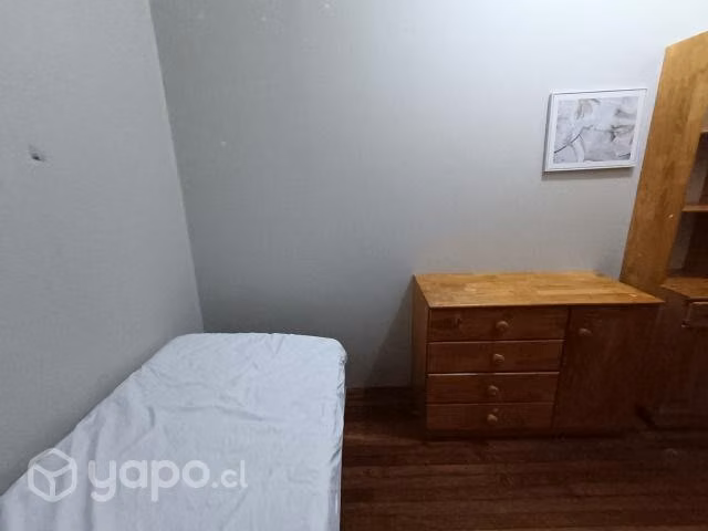 Se arrienda habitación en pleno centro Valparaíso