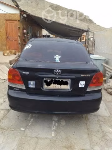 Se vende Toyota Yaris ecco