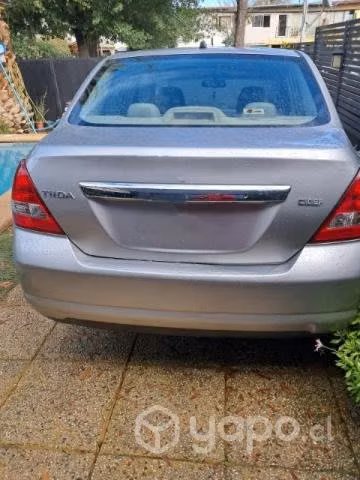 NISSAN TIIDA