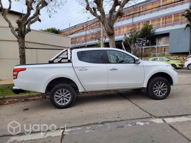 Mitsubishi l200 2019