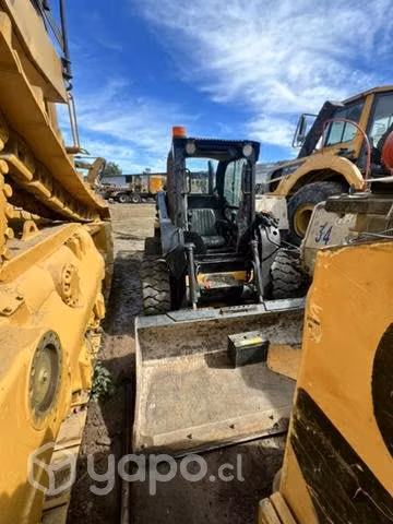 Se vende minicargador new holland