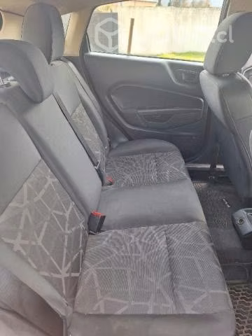 Vendo automóvil Ford fiesta 1.6