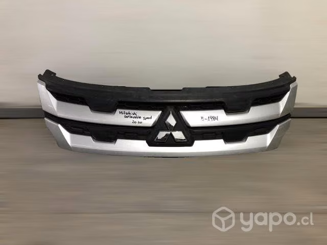 Mascara mitsubishi outlander 2020