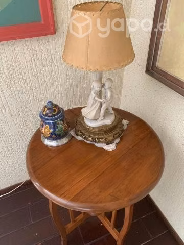 Mesa de madera grande, mediana y pequeña