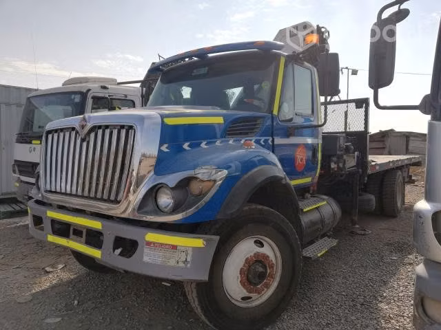 Camion pluma