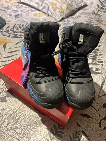 Zapatos de seguridad H W nuevos número 41