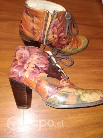 Zapatos cuero pintado taco alto