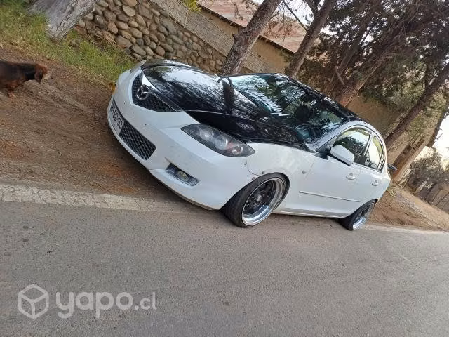 Se vende mazda 3