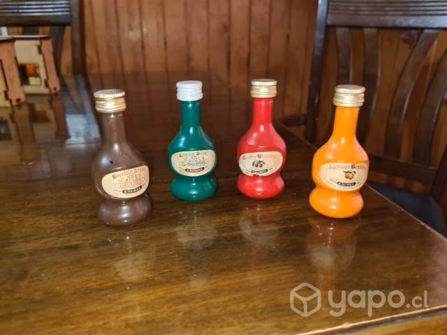 Linda coleccion mini botellitas de licor