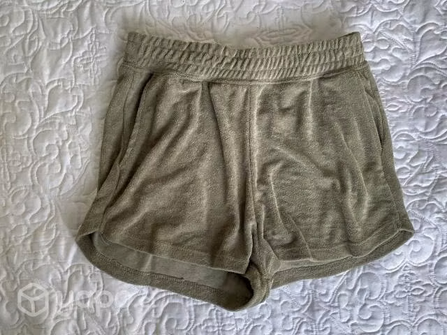 Shorts verdes h&m - Imagen 1