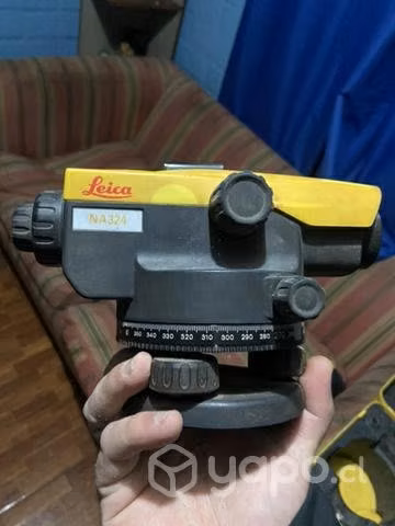 Nivel topográfico leica