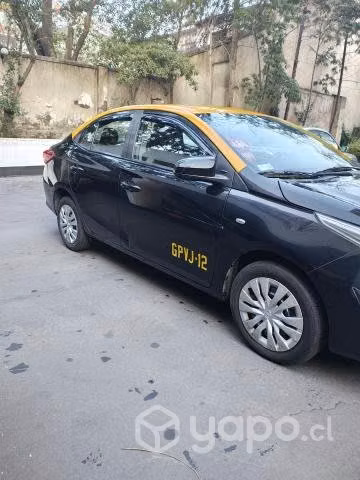 Vendo taxi Toyota Yaris .con derechos todo al día.
