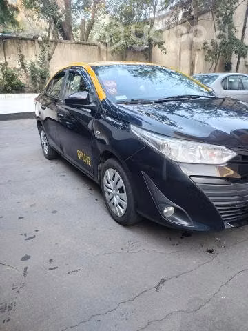 Vendo taxi Toyota Yaris .con derechos todo al día.