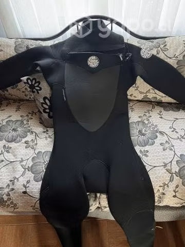 Traje de surf marca RIP CURL
