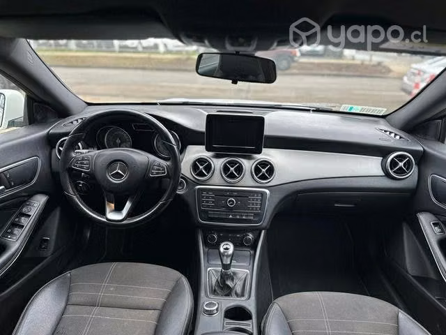 Mercedes-Benz CLA 180 2016