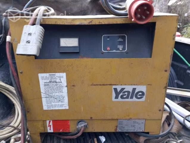 Cargador eléctrico para batería de Yale