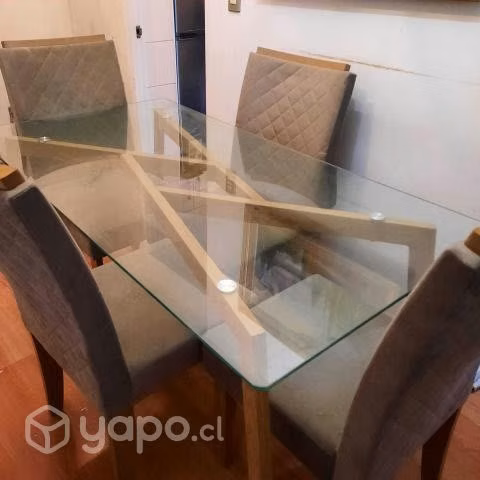 Comedor Cristal Templado + 4 sillas usado