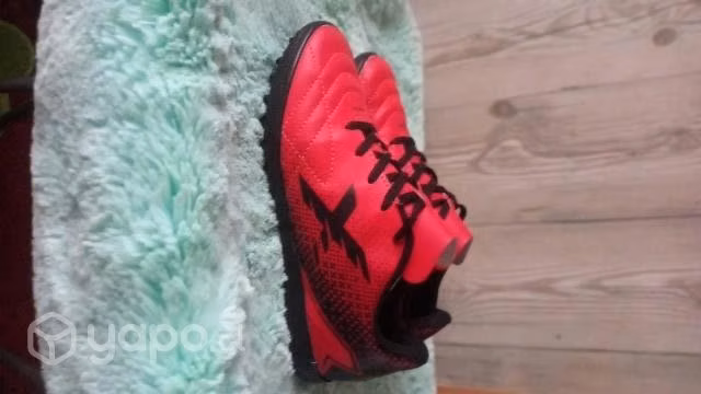 Zapatillas baby fútbol número 38 nuevas