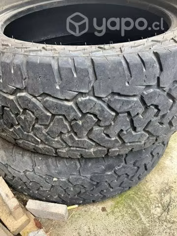 Neumáticos delica casi nuevos
