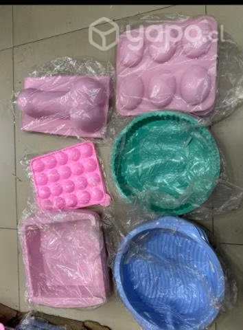Variedad de moldes. De silocona y de acero - Imagen 3