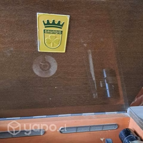 Hermoso mueble radio