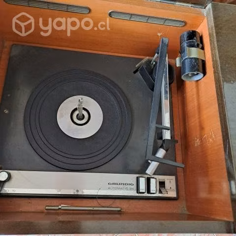Hermoso mueble radio