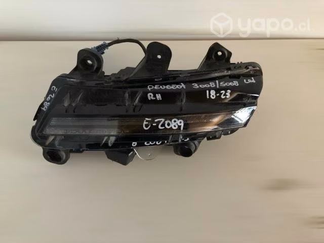 Neblinero rh peugeot 3008/5008 2018-2023
