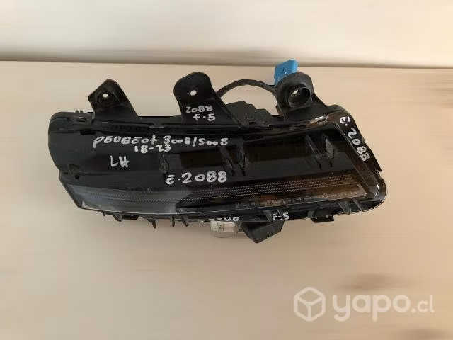 Neblinero rh peugeot  2018-2023