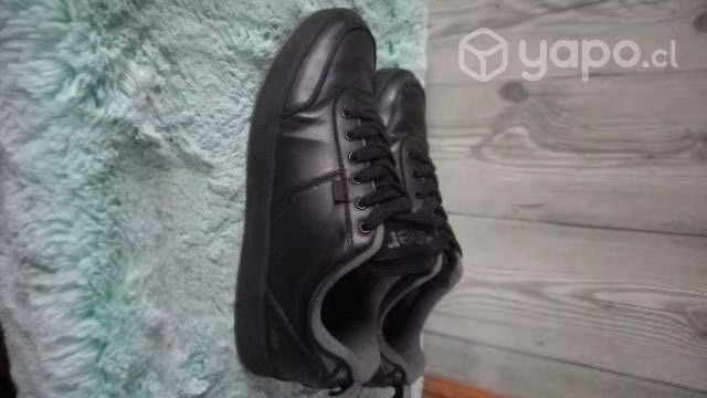 Zapatos de colegio número 42