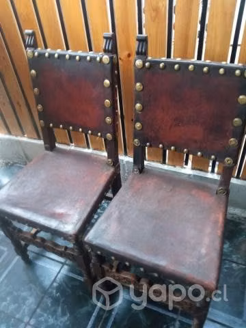 Ofrezco 4 sillas antiguas de madera nativa