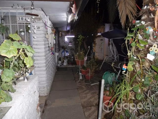 Barrio seguro, casa solida cerca metro conchali