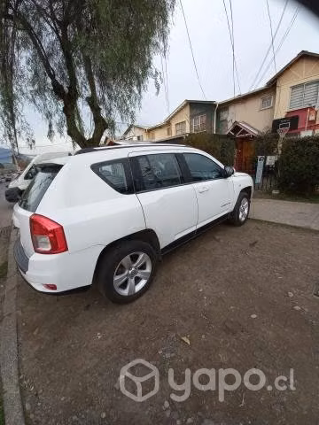 Auto - Imagen 3