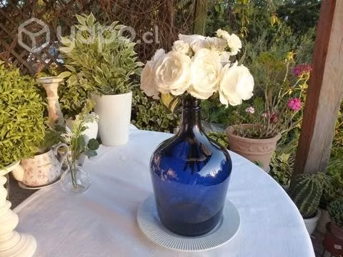 Jarrón Azul con Flores