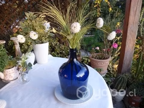 Jarrón Azul con Flores